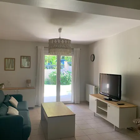 아파트 Avec Jardin A 800m De La Riviere *